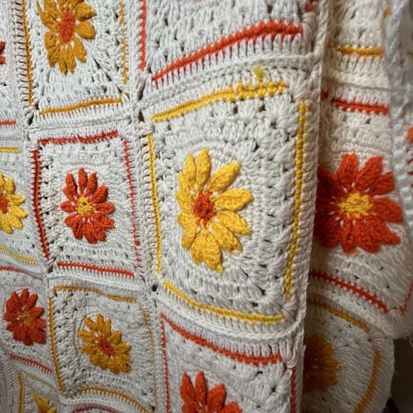 Vtg Sunflower Granny Square Crochet Afghan Blanket/Throw 70s Unique Rustic 58x76 - Picture 2 of 9